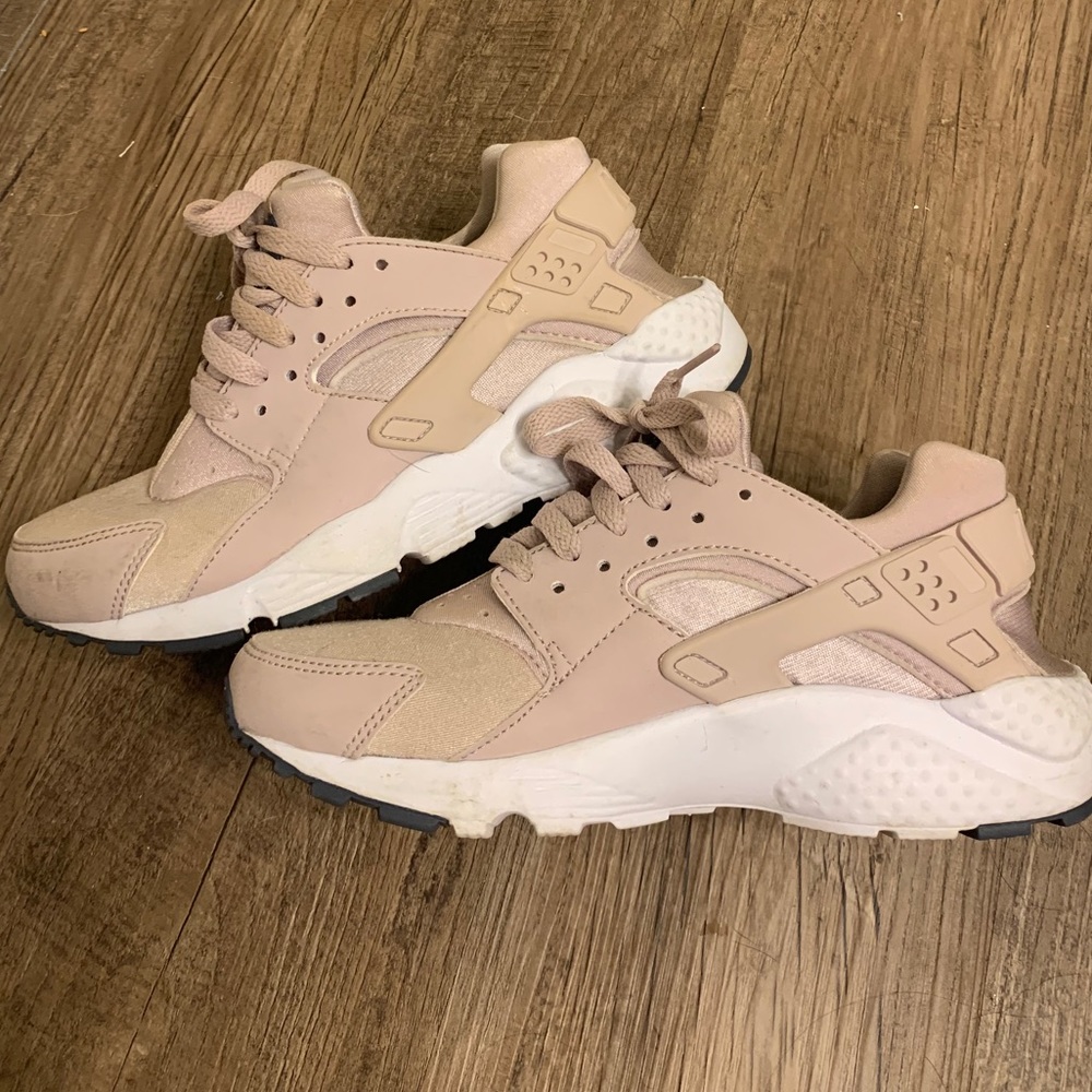 Rose “Big Kid” Nike Huaraches